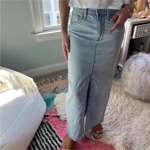 Universal Threads Denim Maxi skirt